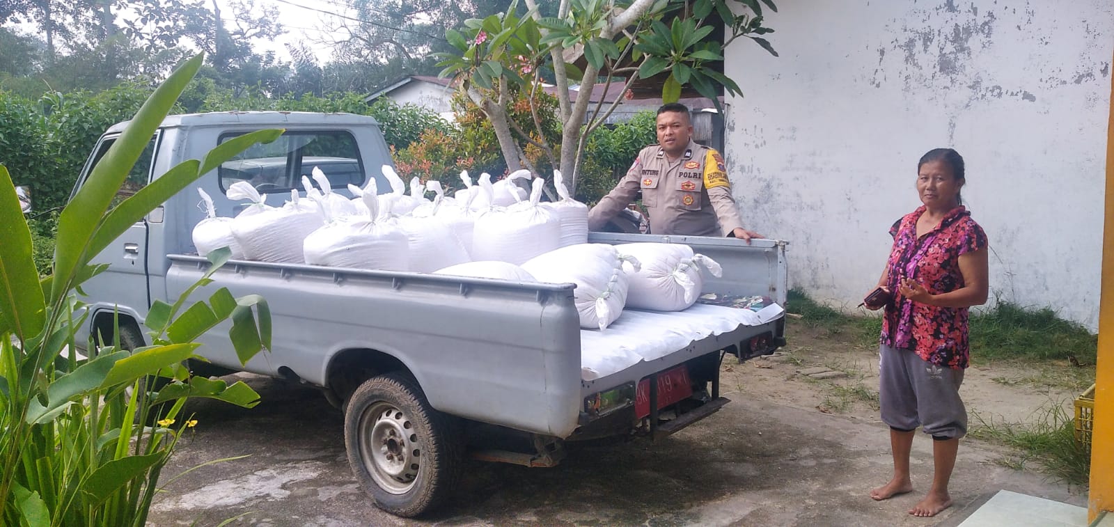 Dukung Ketahanan Pangan, Polsek Siantar Selatan Dampingi Petani Jual 750 Kg Jagung ke Bulog