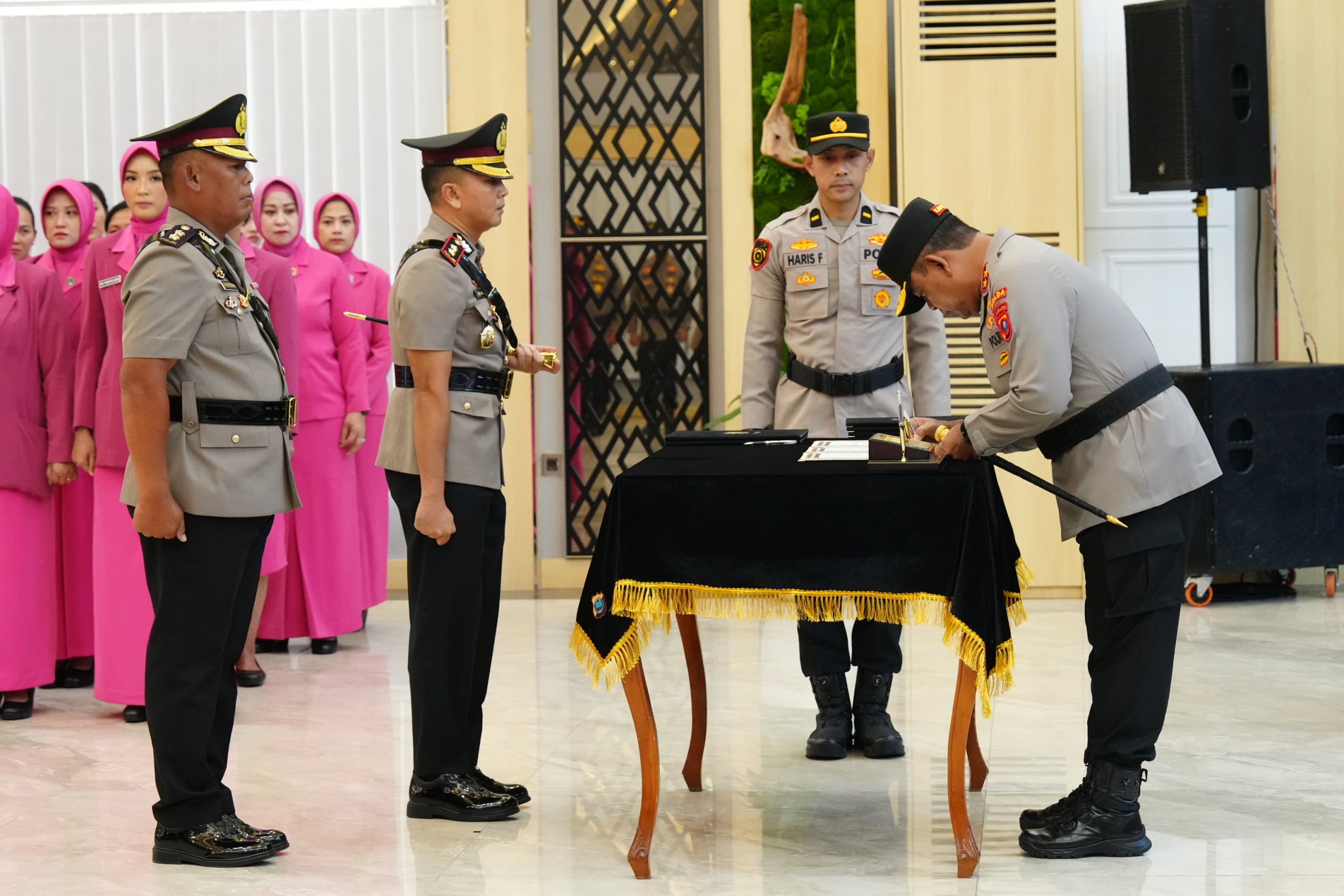 Estafet Kapolres Simalungun Bergulir, AKBP Hendri Barus Gantikan AKBP Marganda
