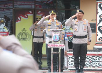 AKBP Hendri Nupia Resmi Menakhodai Polres Simalungun, Marganda Aritonang Dilepas dengan Gerbang Pora