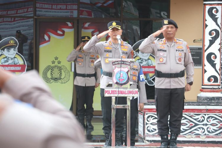 AKBP Hendri Nupia Resmi Menakhodai Polres Simalungun, Marganda Aritonang Dilepas dengan Gerbang Pora