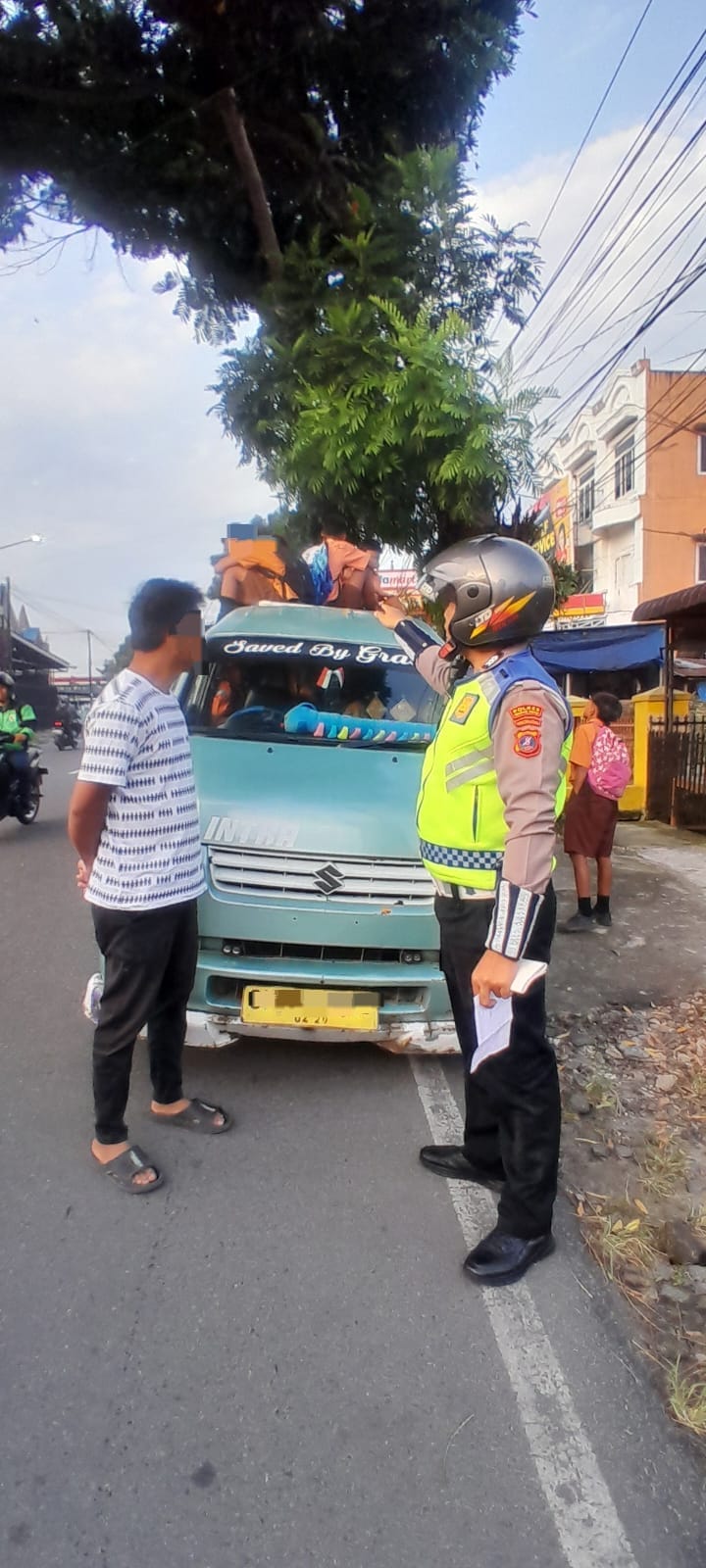 Bahaya Mengintai di Jalan, Satlantas Pematangsiantar Larang Penumpang Naik Kap dan Bergelantungan