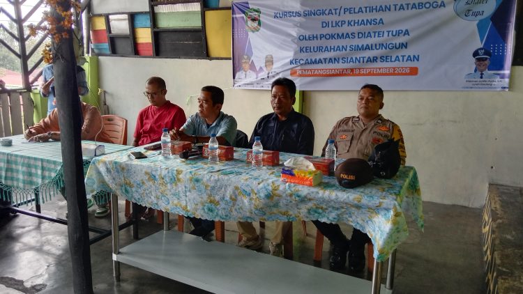 Bukan Sekadar Hadir, Bhabinkamtibmas Polsek Siantar Selatan Sisipkan Pesan Kamtibmas di Penutupan Pelatihan Tata Boga