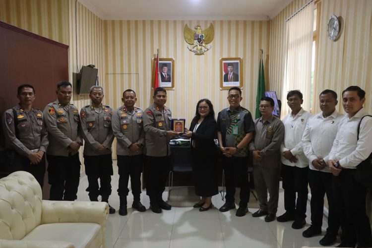 Langkah Awal Kapolres Dhana Noer: Sambangi Ketua PN Pematangsiantar, Perkuat Sinergi Penegakan Hukum