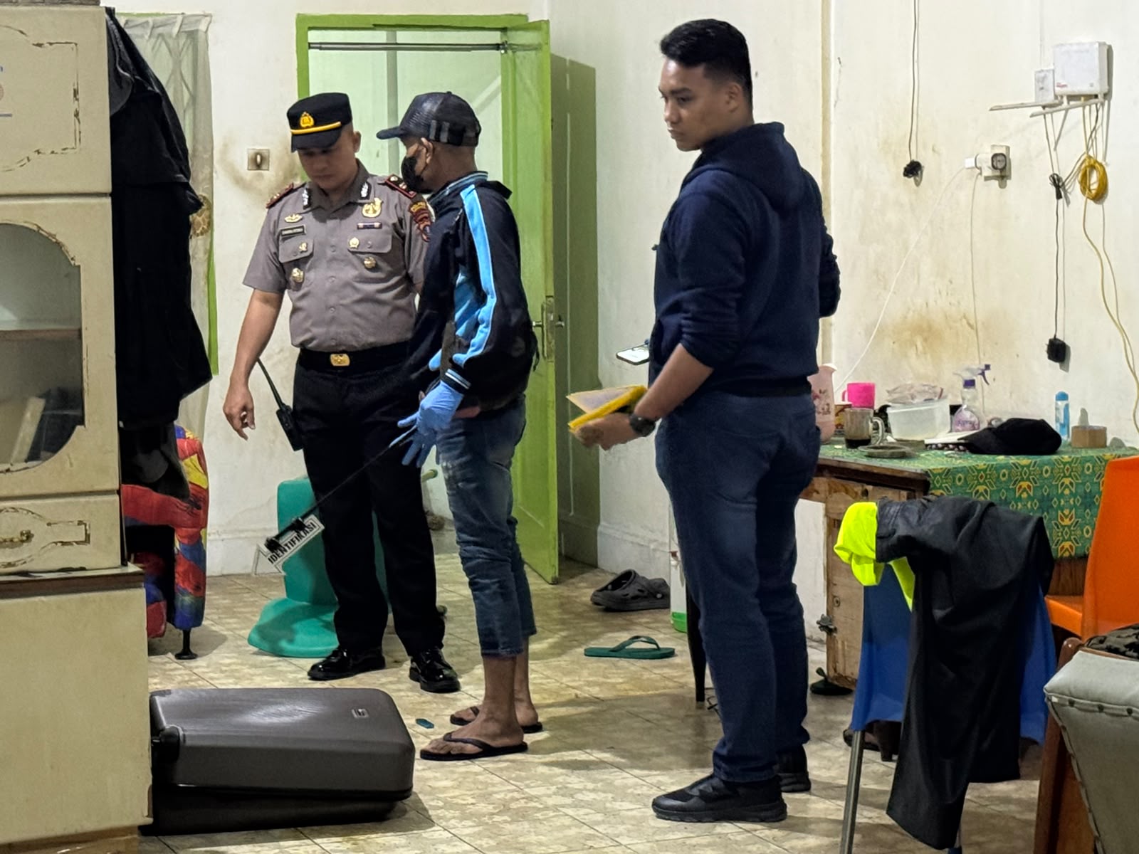 Tercium Bau Menyengat, Warga Cek Rumah dan Temukan Pria 52 Tahun Sudah Meninggal
