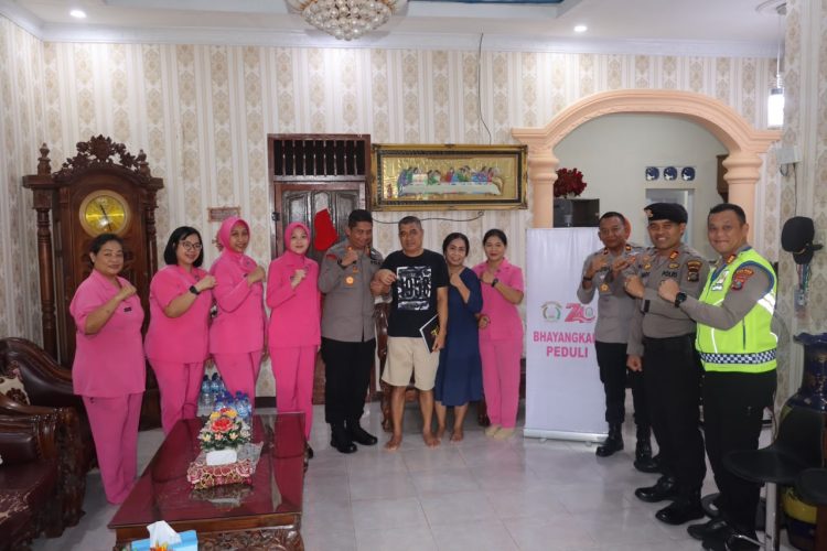 Kapolres Pematangsiantar Sambangi Personel yang Sakit, Tegaskan Semangat