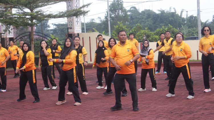 Semarak HKGB, Polres Simalungun dan Bhayangkari Kompak Olahraga Bersama hingga Bakti Kesehatan