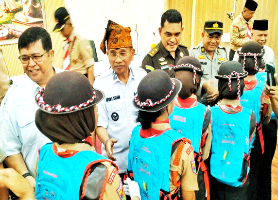 Bupati Anton Tantang Pramuka Simalungun Tembus Prestasi Nasional, 38 Peserta Diberangkatkan ke Cibubur