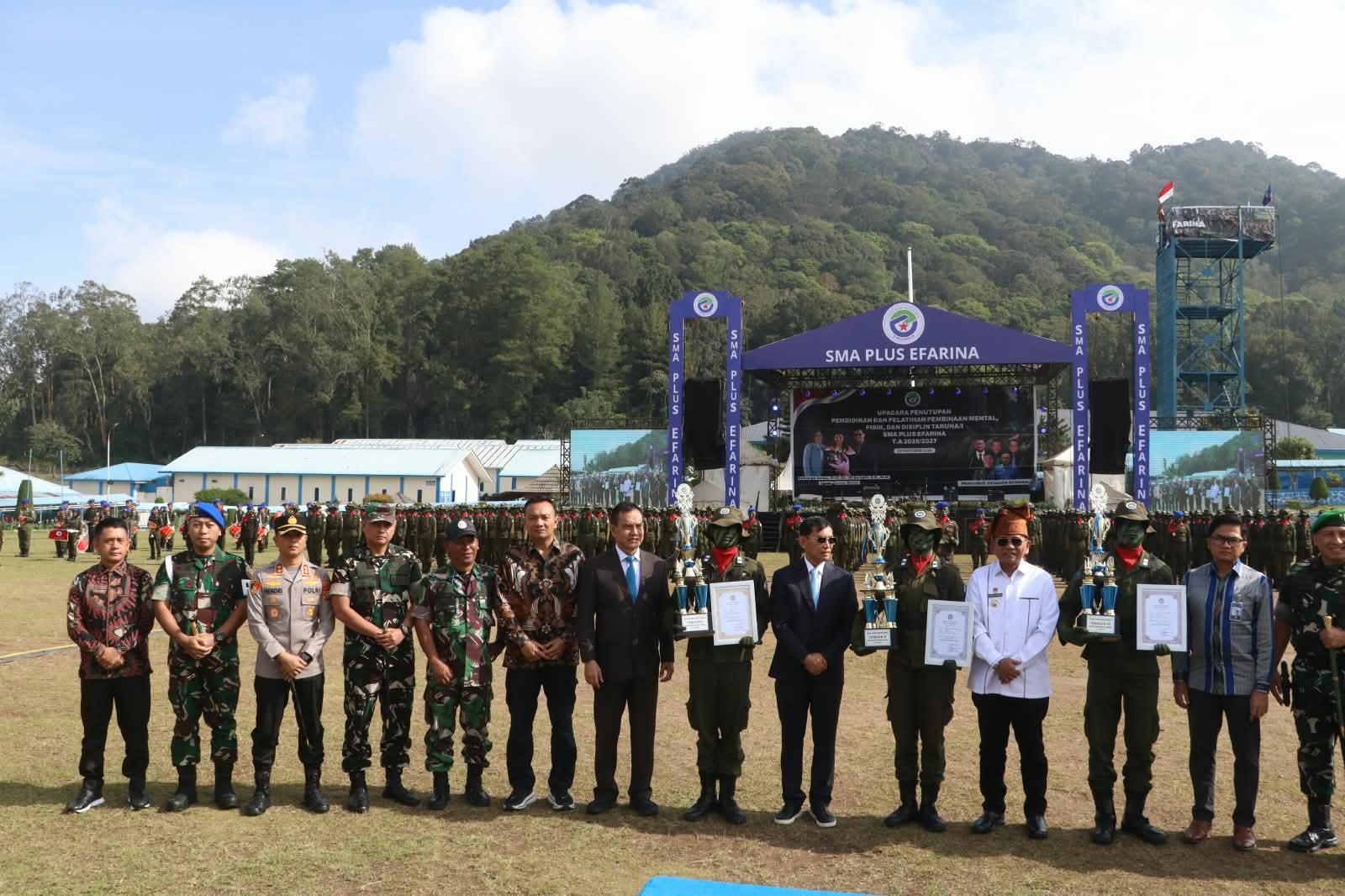 335 Siswa SMA Plus Efarina Tuntaskan Diklat Bintalfisdis, Kapolres Hendri Barus Hadir Beri Dukungan