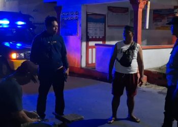 SALING di Pos Kamling Merah Putih, Polsek Siantar Selatan Perkuat Jaga Malam Bersama Warga