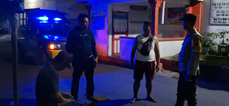 SALING di Pos Kamling Merah Putih, Polsek Siantar Selatan Perkuat Jaga Malam Bersama Warga