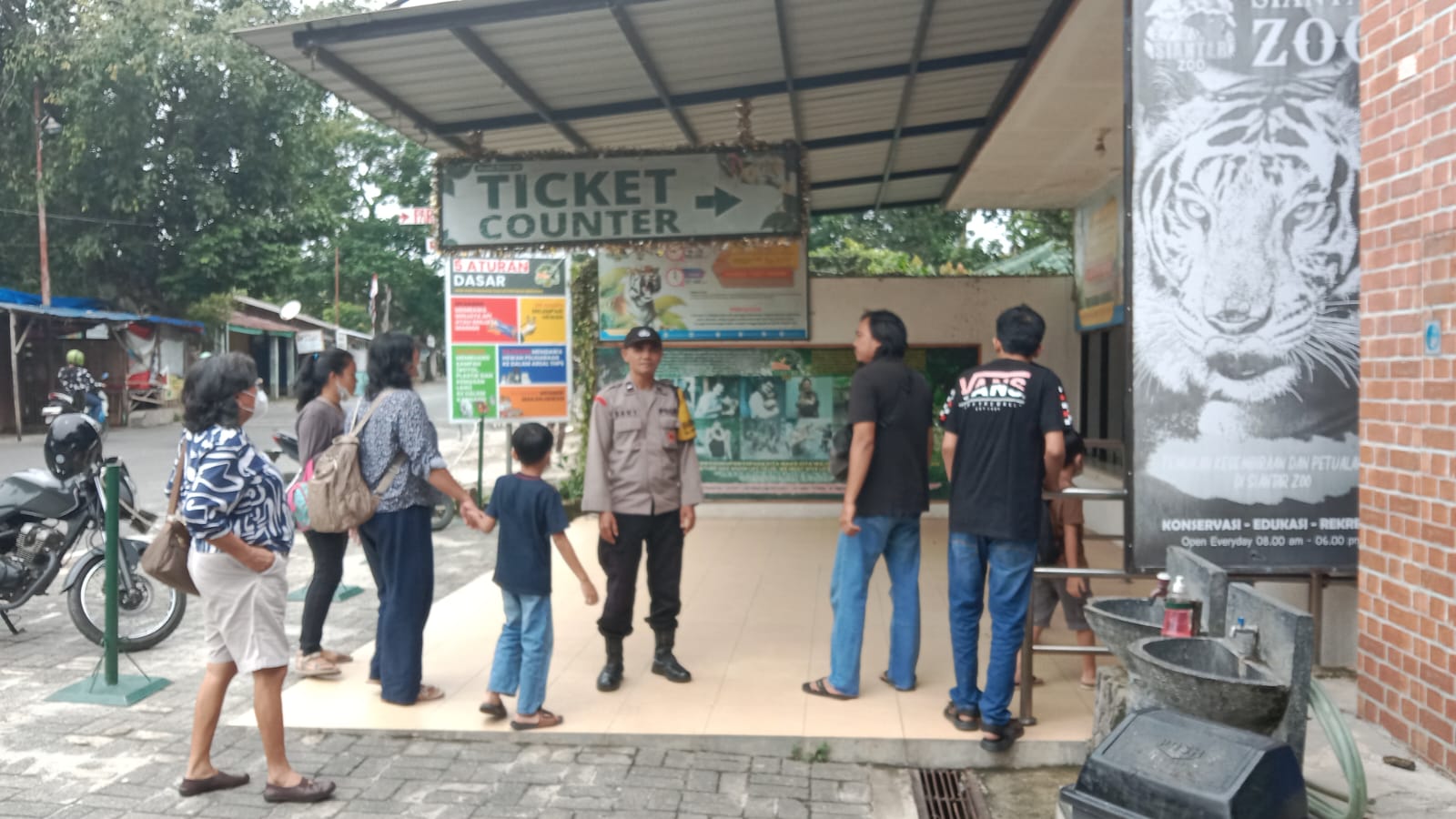 Taman Hewan hingga Lapangan Merdeka Disisir, Bhabinkamtibmas Siantar Barat Antisipasi Kejahatan