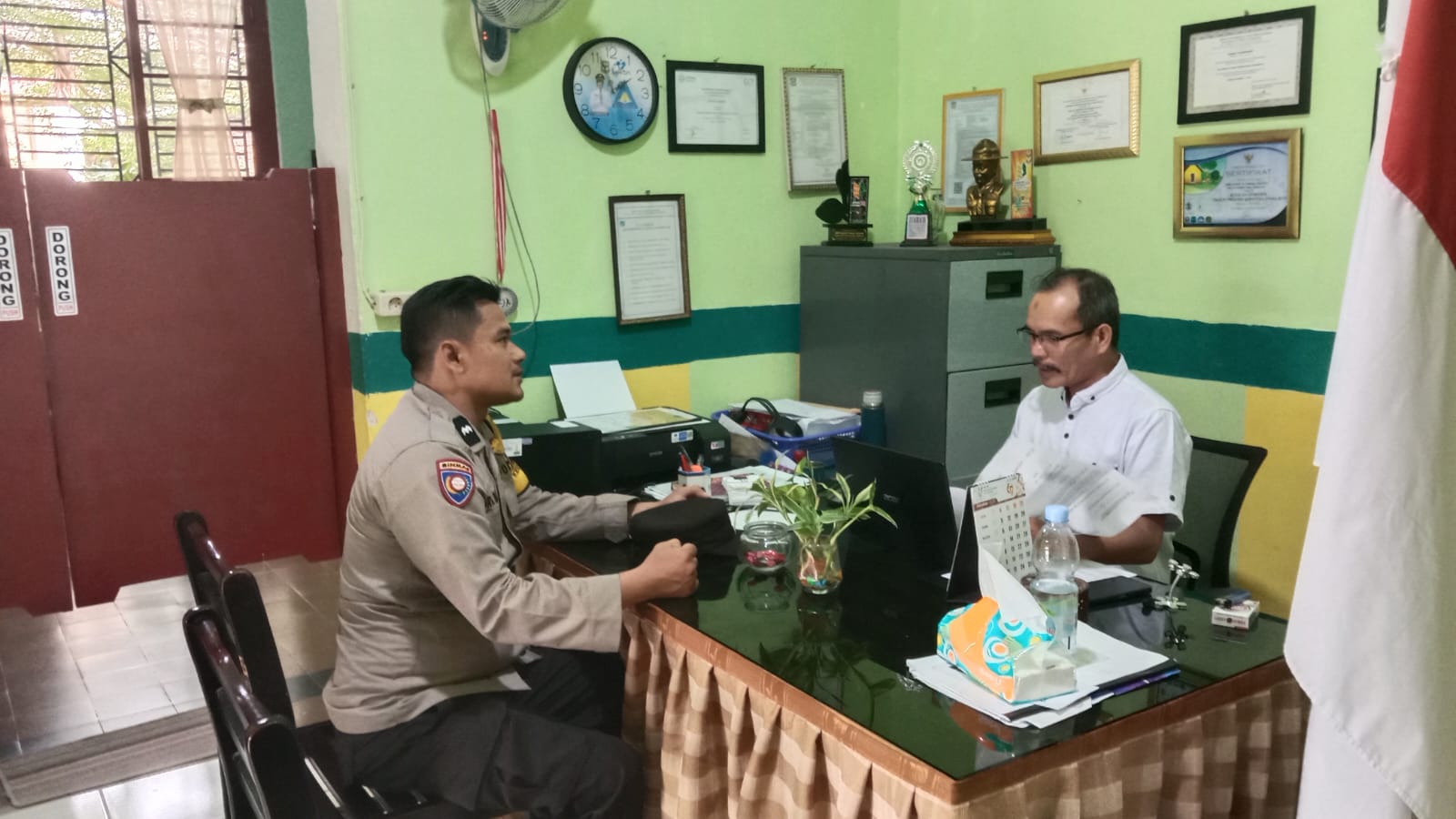 SPMB Sekolah Taruna Bhayangkara Dibuka, Bhabinkamtibmas Sambangi SMP Taman Asuhan