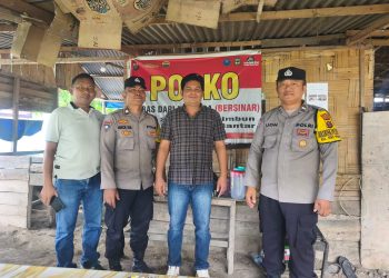 Dekat dengan Warga, Bhabinkamtibmas Siantar Selatan Dampingi Pendataan Perlindungan Sosial