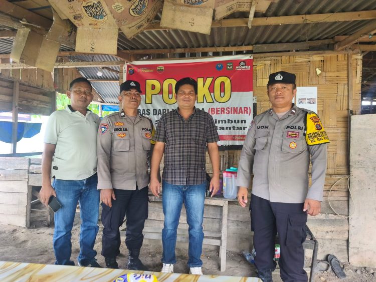 Dekat dengan Warga, Bhabinkamtibmas Siantar Selatan Dampingi Pendataan Perlindungan Sosial