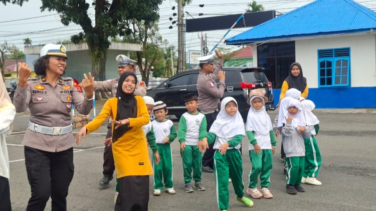 Bukan Sekadar Kunjungan, Kasat Lantas Polres Pematangsiantar Bentuk Generasi Tertib Lalu Lintas Sejak Dini