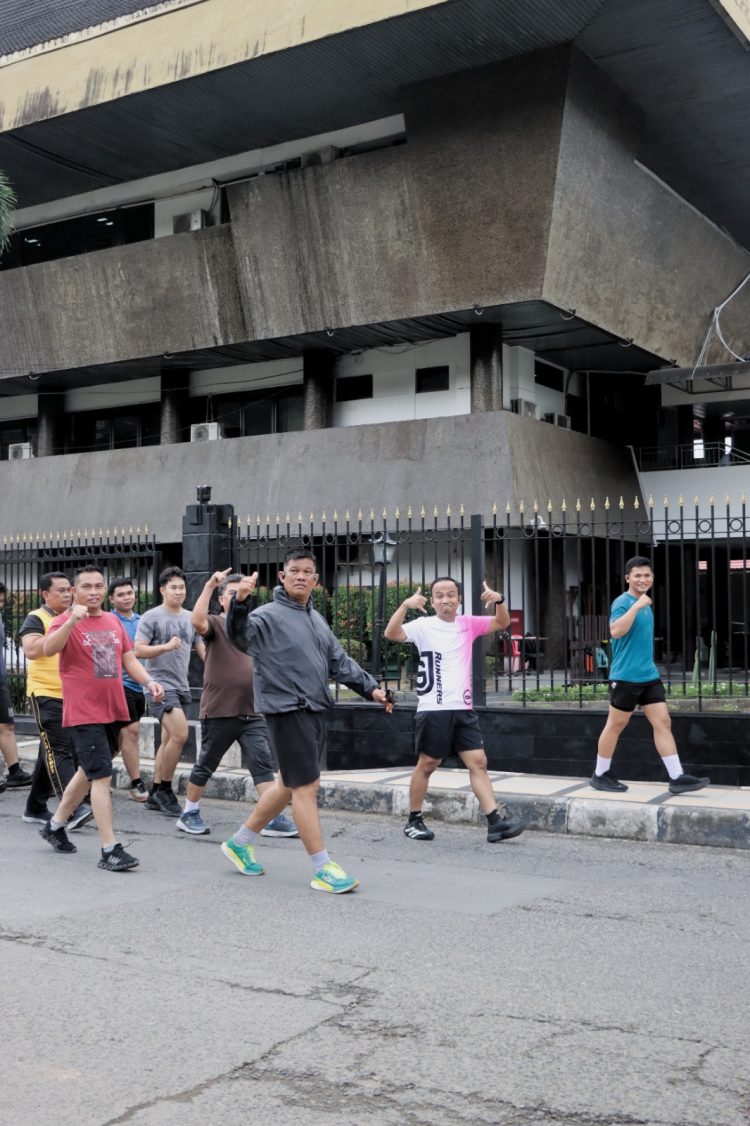Kapolres Sibolga Turun Langsung Pimpin Jogging, Kebugaran Personel Jadi Perhatian