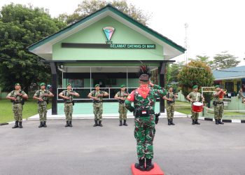 Perkuat Sinergi TNI-Polri di Tabagsel, Danyon C Pelopor Brimob Sumut Hadiri Upacara Penyambutan Satgas Pamtas RI–PNG