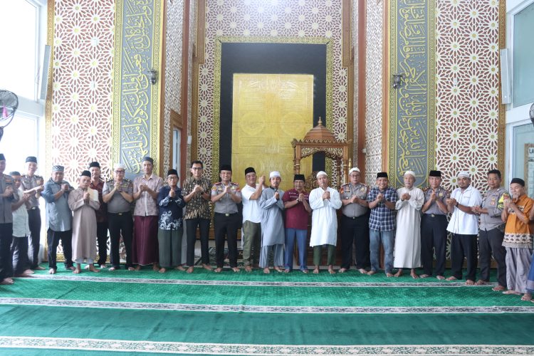 Bangun Kepercayaan Publik, Kapolres Sibolga Sambangi Masjid Al Falah dan Pererat Komunikasi dengan Warga