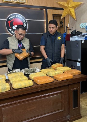 Dua Sahabat Sejak Kecil Kompak Bisnis Ganja, 18 Kg Disimpan dalam Kandang Ayam