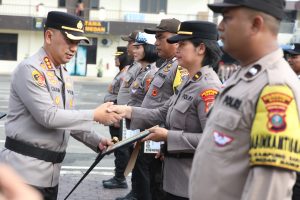 Kapolrestabes Medan Apresiasi 14 Personel Berprestasi, dari Aksi Kemanusiaan hingga Inovasi Publik