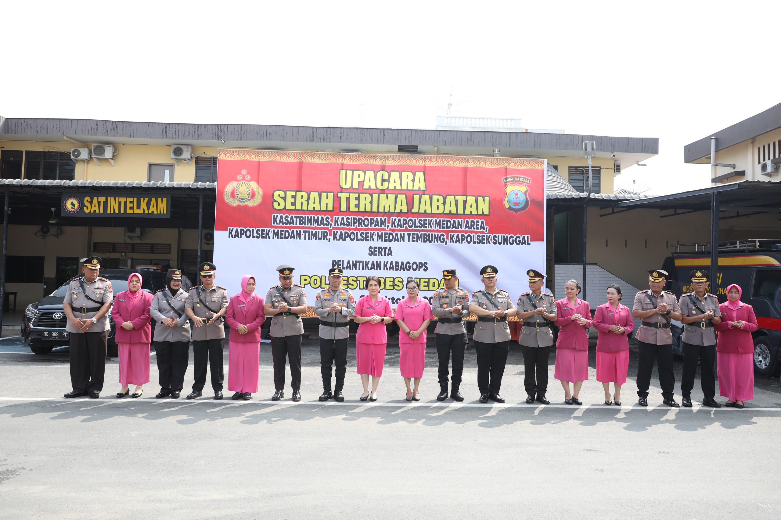 Kapolrestabes Medan Pimpin Sertijab PJU dan Kapolsek, Teguhkan Semangat Polisi Bersama Masyarakat