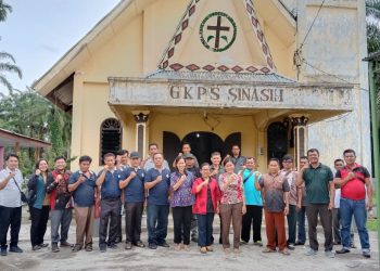 Pengurus Seksi Bapa usai melaksanakan rapat di GKPS Sinasih
