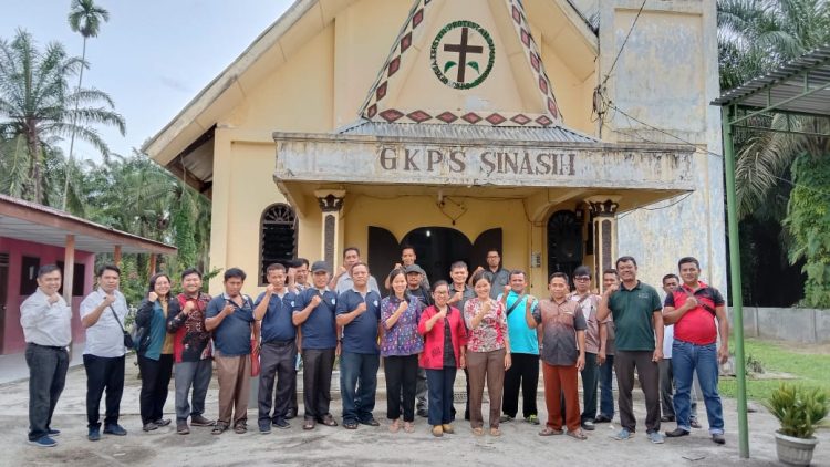 Pengurus Seksi Bapa usai melaksanakan rapat di GKPS Sinasih