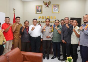 Kapolres Pematang Siantar AKBP Yogen Heroes Baruno,  menerima audiensi Panitia Perayaan Natal Oikumene Tahun 2023, Senin, 20 November 2023.