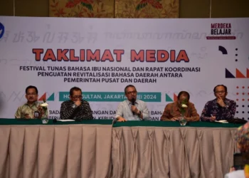 Kepala Badan Pengembangan dan Pembinaan Bahasa (Badan Bahasa) Kementerian Pendidikan, Kebudayaan, Riset, dan Teknologi E. Aminudin Aziz dalam Taklimat Media di Hotel Sultan, Jakarta.