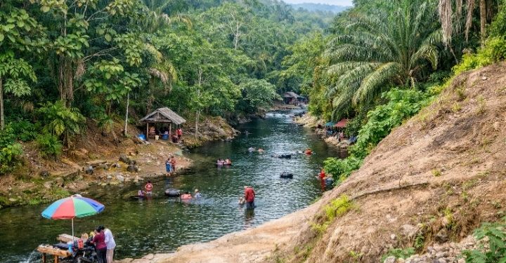 Air Sebening Kaca, Bah Bolon Aquarium di Sorbadolog Simalungun jadi Favorit Liburan Keluarga