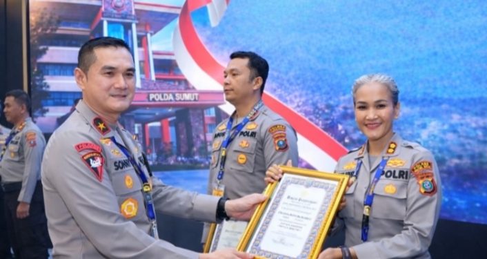 IKPA Sempurna 100 Persen, Kapolres Pematangsiantar Raih Penghargaan dari Kapolda Sumut