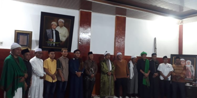 Ramadhan Penuh Haru: Novri Ompusunggu Santuni Anak Yatim, TGB Pimpin Doa Tolak Bala