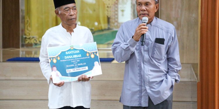 Safari Ramadan, Wesly Perintahkan Perumda Tirtauli Pasang Air Siap Minum di Masjid Al Ikhlas