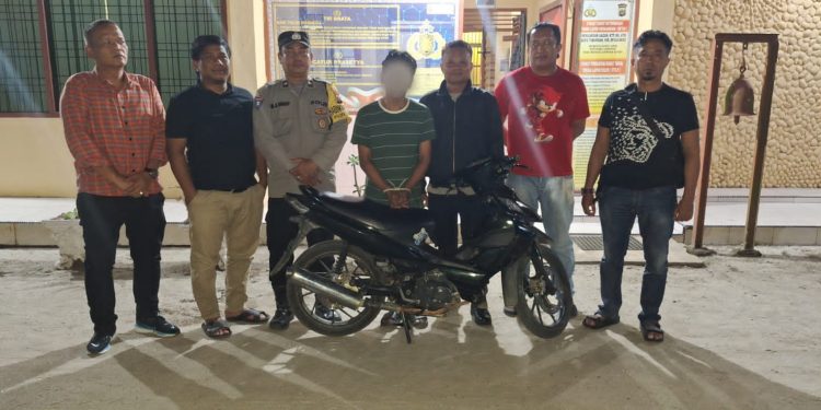 Pinjam Motor “Sebentar” Malah Gadaikan! Polsek Bangun Tangkap Pelaku di Depan Rumah