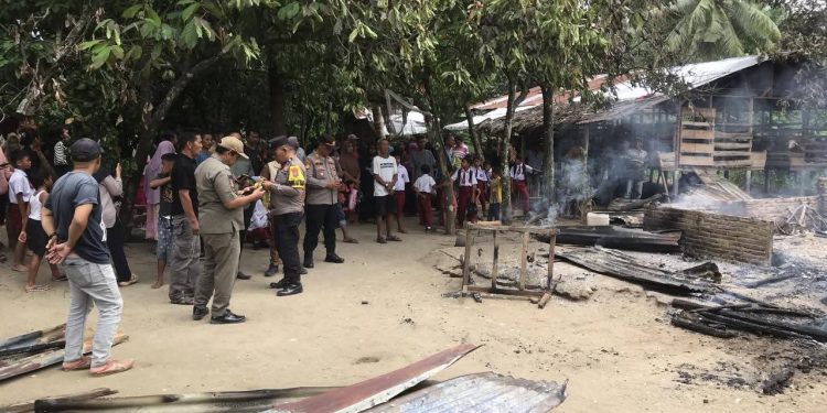 Ditinggal Kerja dan Jemput Cucu, Tiba-tiba Rumah Ludes Terbakar! Kerugian Capai Rp250 Juta