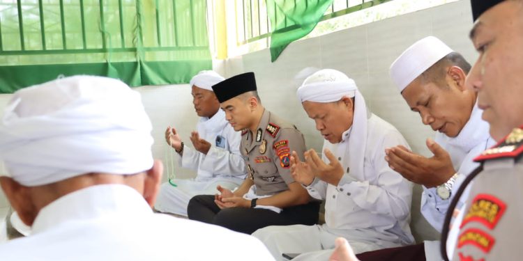 Kapolres Labuhanbatu Pererat Silaturahmi dengan Tuan Guru Persulukan Al-Barokah