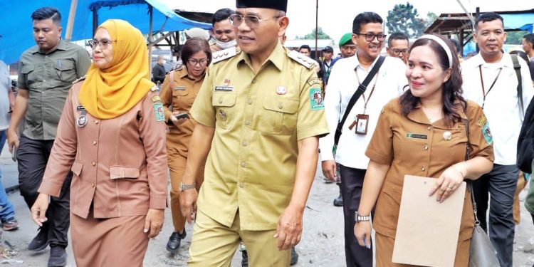 Sidak Pasar Jelang Idul Fitri di Simalungun Pastikan Harga Sembako dan Pasokan BBM Stabil