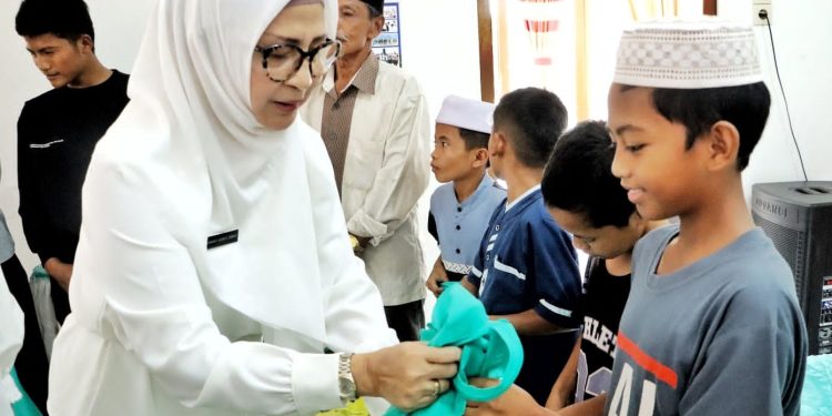 Ramadhan Berkah di Simalungun, TP PKK dan DWP Salurkan Ratusan Paket Sembako untuk Kaum Duafa