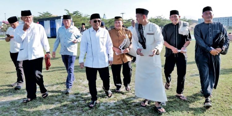 Pemkab Simalungun Gelar Shalat Idul Fitri Perdana di Halaman Kantor Bupati