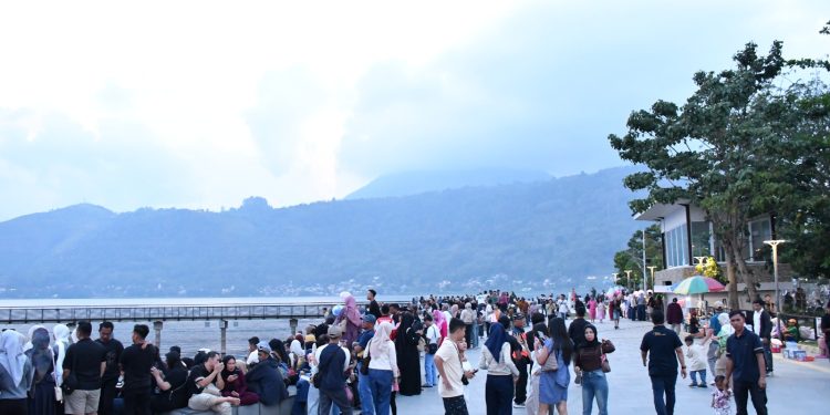 Musim Libur Idul Fitri hingga Paskah, Destinasi Penuh Lonjakan Wisatawan Signifikan Terjadi di Seluruh Indonesia