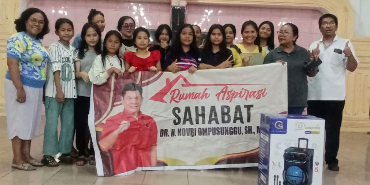 Jelang Paskah, H. Novri Ompusunggu Bantu Speaker untuk Anak Sekolah Minggu GKPS Bane