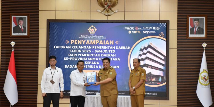Bupati Samosir Serahkan LKPD 2025 ke BPK Sumut, Targetkan WTP Berlanjut