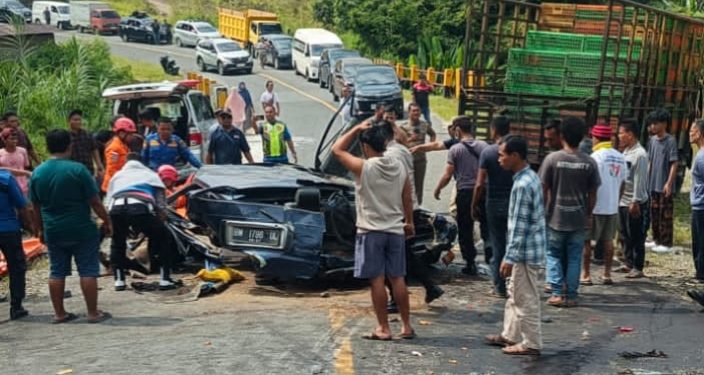 Dibalik Tragedi Lakalantas di Jalur Alternatif Parapat! Sopir Truk Tak Bisa Tunjukkan SIM-STNK, Tiga Nyawa Melayang