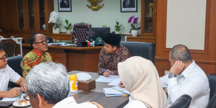 Wabup Samosir Temui Menteri Kehutanan Usulkan Program Pengelolaan Hutan