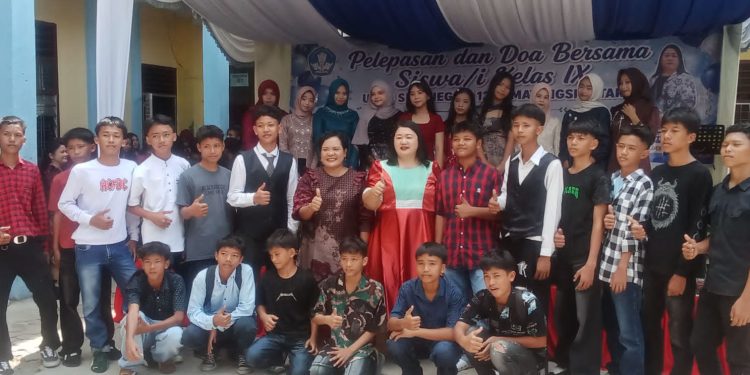 Melangkah Menggapai Asa, Pelepasan Siswa Kelas IX SMPN 12 Pematangsiantar Berlangsung Sederhana Penuh Makna