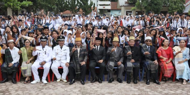 Hardiknas 2026 di SMPN 1 Pematangsiantar Kental Nuansa Adat Simalungun