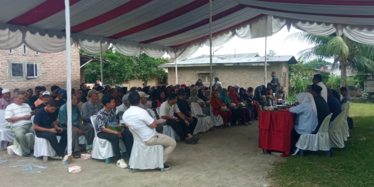 Warga Kelurahan Tualang Curhat Soal Banjir di Reses Delpin Barus