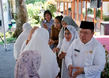Seluruh Jamaah Haji Kembali Sehat, Wesly Silalahi Gelar Tepung Tawar Penuh Syukur