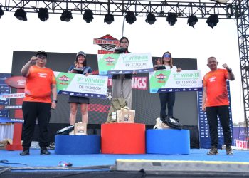 Juara TOTK 2026 Naik Podium, Bupati Samosir dan Sekdaprovsu Serahkan Hadiah kepada Pelari dari 34 Negara