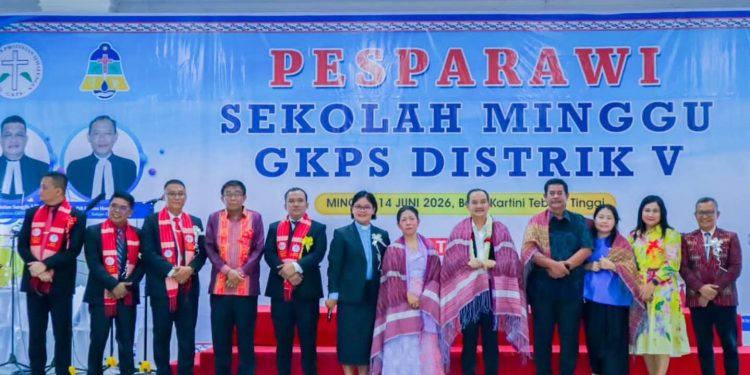 Wali Kota Tebing Tinggi Tekankan Nilai Persaudaraan dan Iman Saat Buka Pesparawi Sekolah Minggu GKPS Distrik V